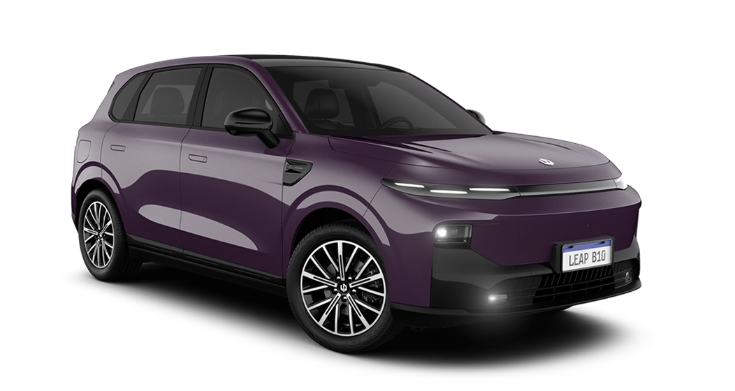 Leapmotor B10 SUV eletrificado Leapmotor B10 roxo, exibido pela parte frontal e lateral, com faróis em LED, rodas de liga leve e placa com texto “LEAP B10”, sobre fundo branco.